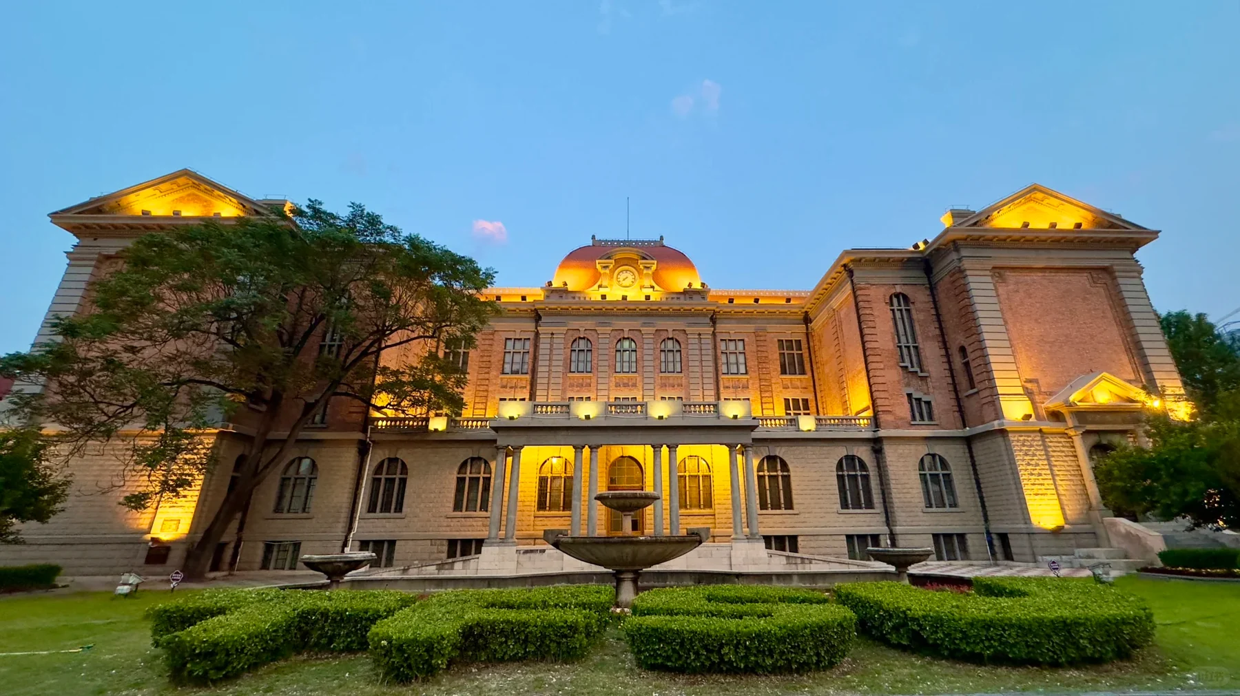 天津外国语大学